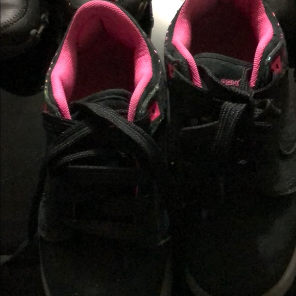 Shoes - Picture 8 of 8